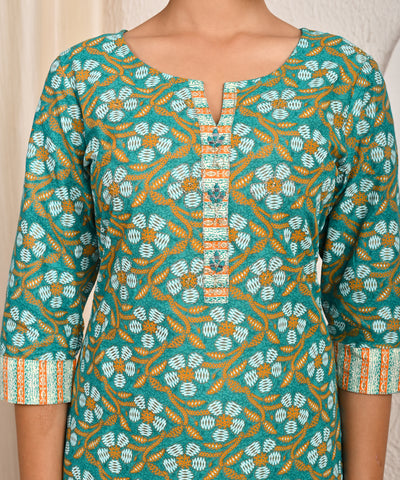 Ethnic & Stripes Printed Straight Fit Kurta with Pant - Green