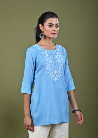 Solid Floral Chikankari Embroidered Straight Fit Kurti - Blue