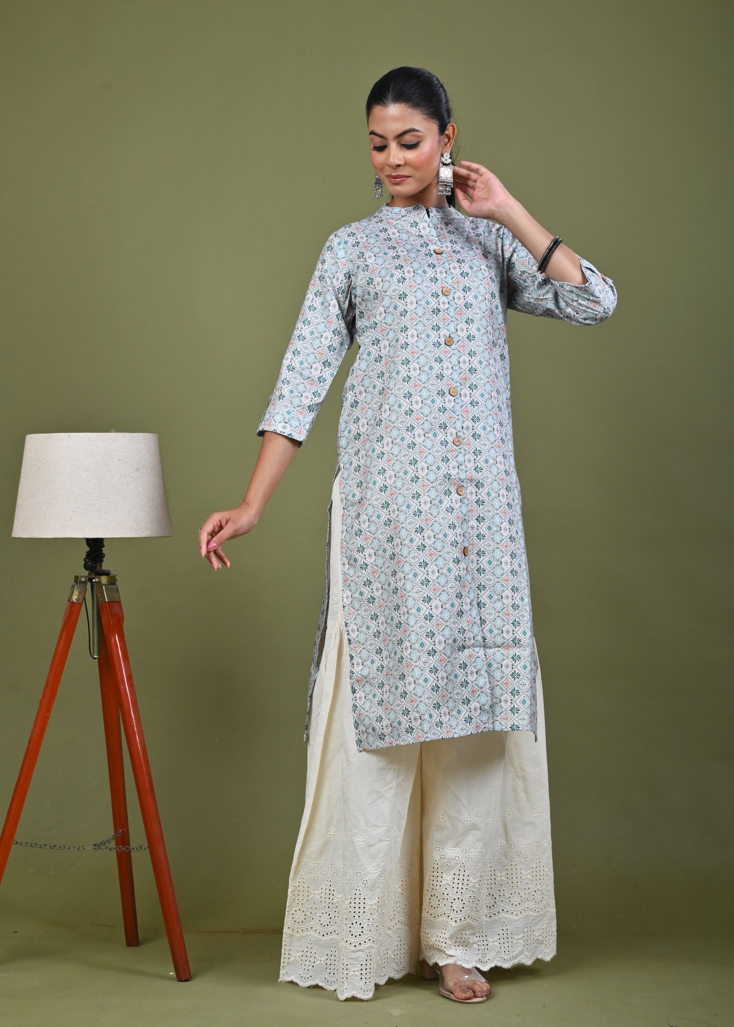 Ethnic Stripes Printed Linen Straight Fit Kurta - Green