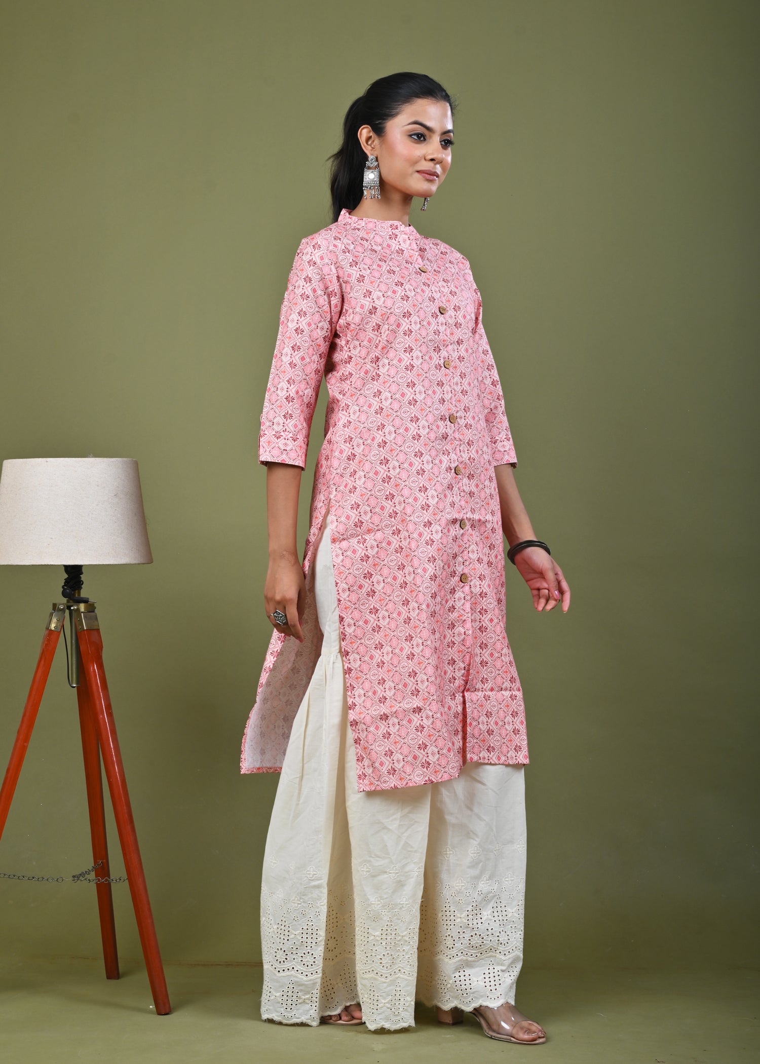 Ethnic Stripes Printed Linen Straight Fit Kurta - Peach