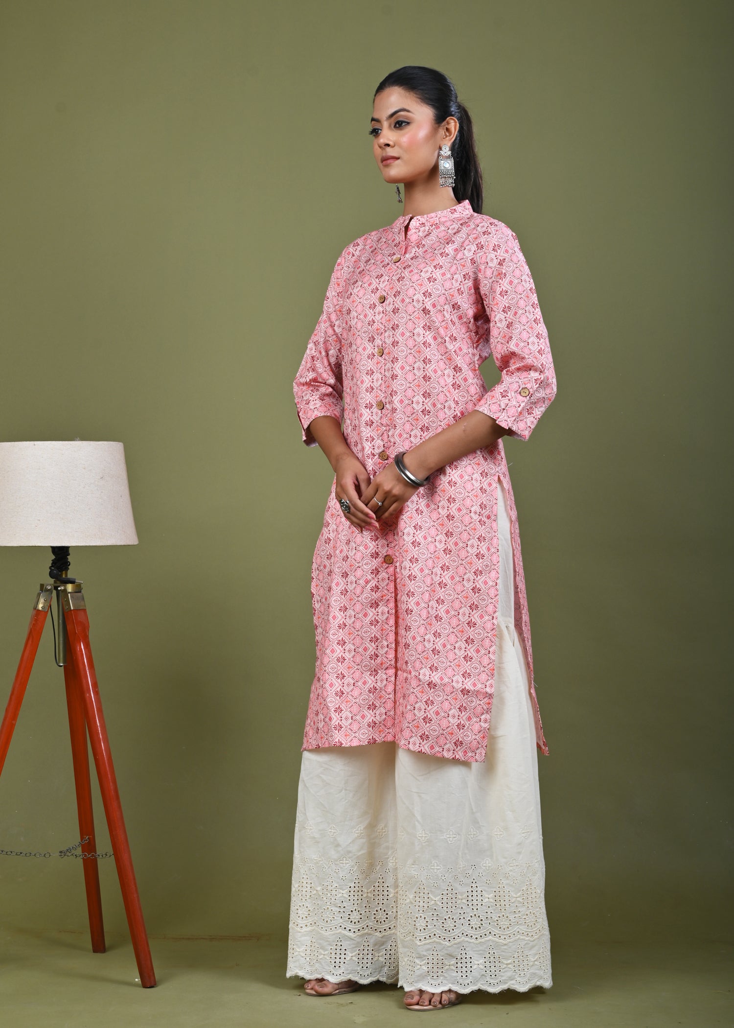 Ethnic Stripes Printed Linen Straight Fit Kurta - Peach