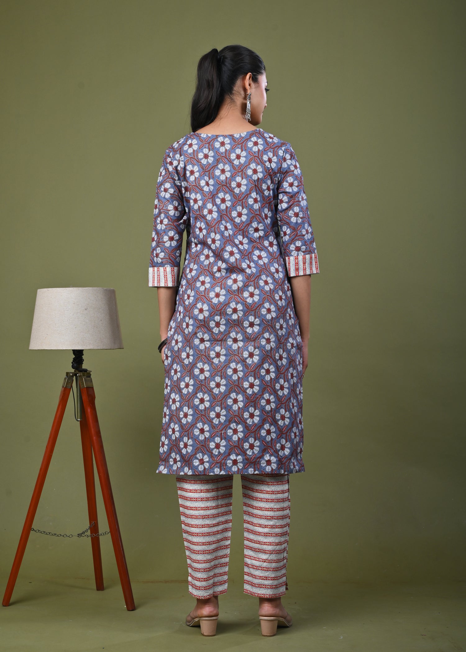 Ethnic & Stripes Printed Straight Fit Kurta with Pant - Grey