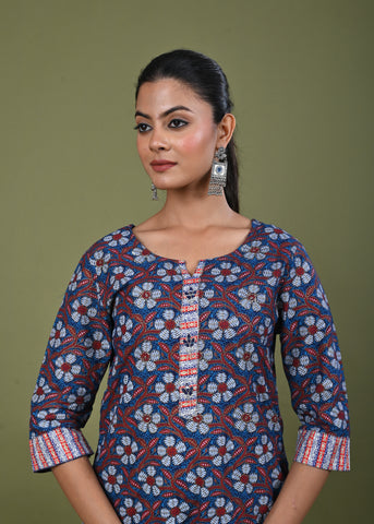 Ethnic & Stripes Printed Straight Fit Kurta with Pant - Blue