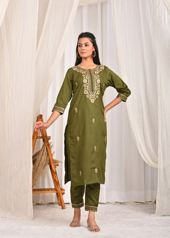 Solid Floral Embroidered Straight Kurta with Pant & Organza Printed Dupatta - Green