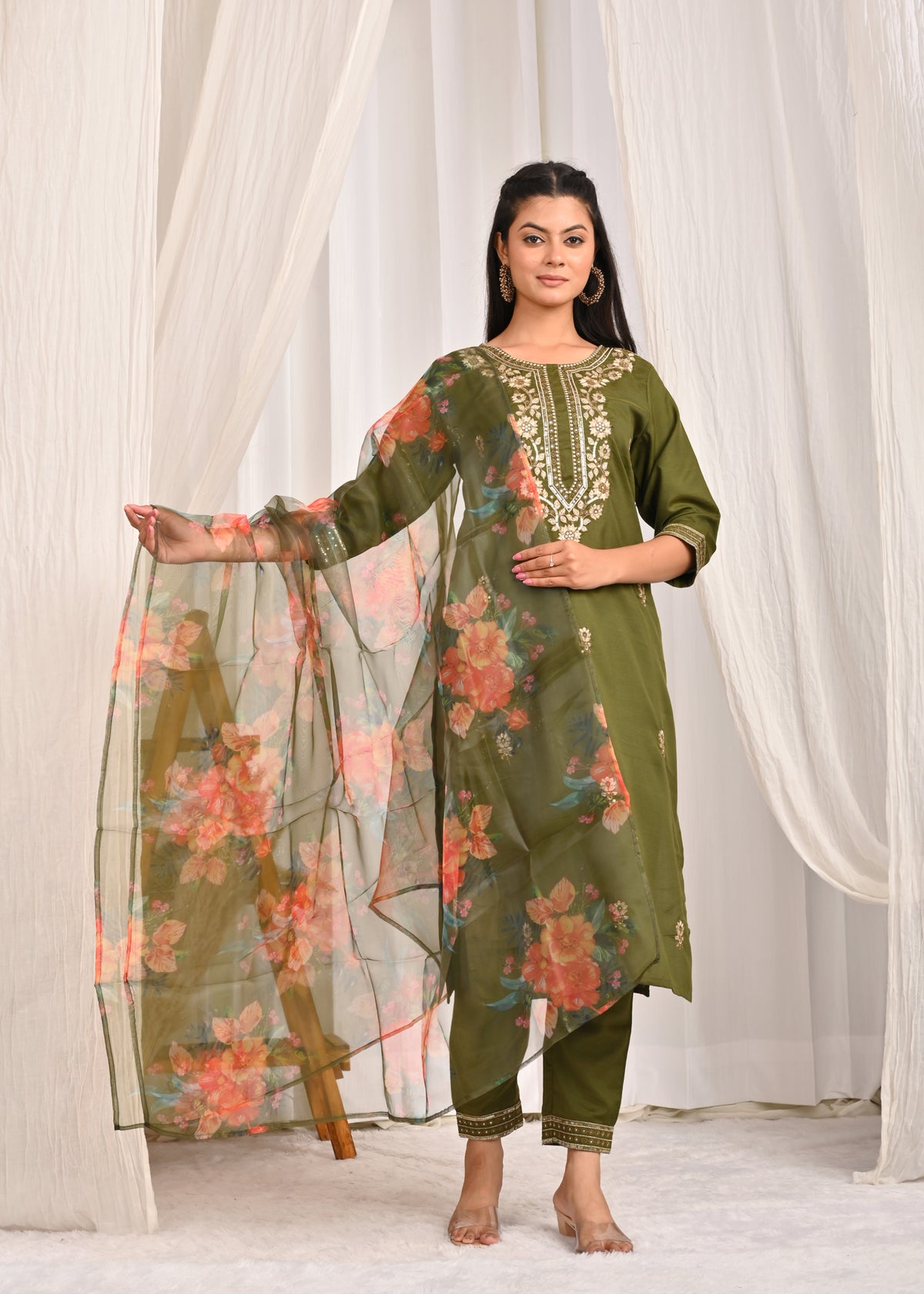 Solid Floral Embroidered Straight Kurta with Pant & Organza Printed Dupatta - Green